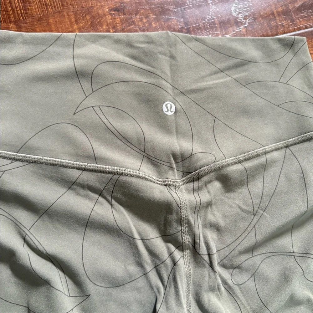 lululemon Align High Rise Crop 23” Scripted Yogo Army Green/Dark Oliv - Picture 4 of 5
